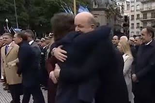 http://arbia.org.ar/imagenes/abrazo_deOso.jpeg