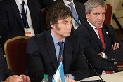 http://arbia.org.ar/imagenes/caputo_milei.jpg