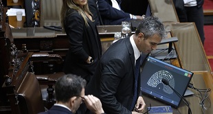 /imagenes/menem_dnu.jpg