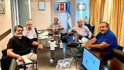 http://arbia.org.ar/imagenes/mesa_cgt.jpg