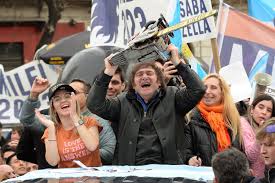 /imagenes/milei_motosierra.jpg